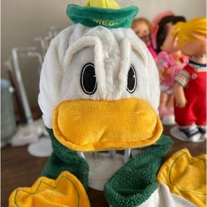 Adult Oregon Duck Hat With Built In Scarf